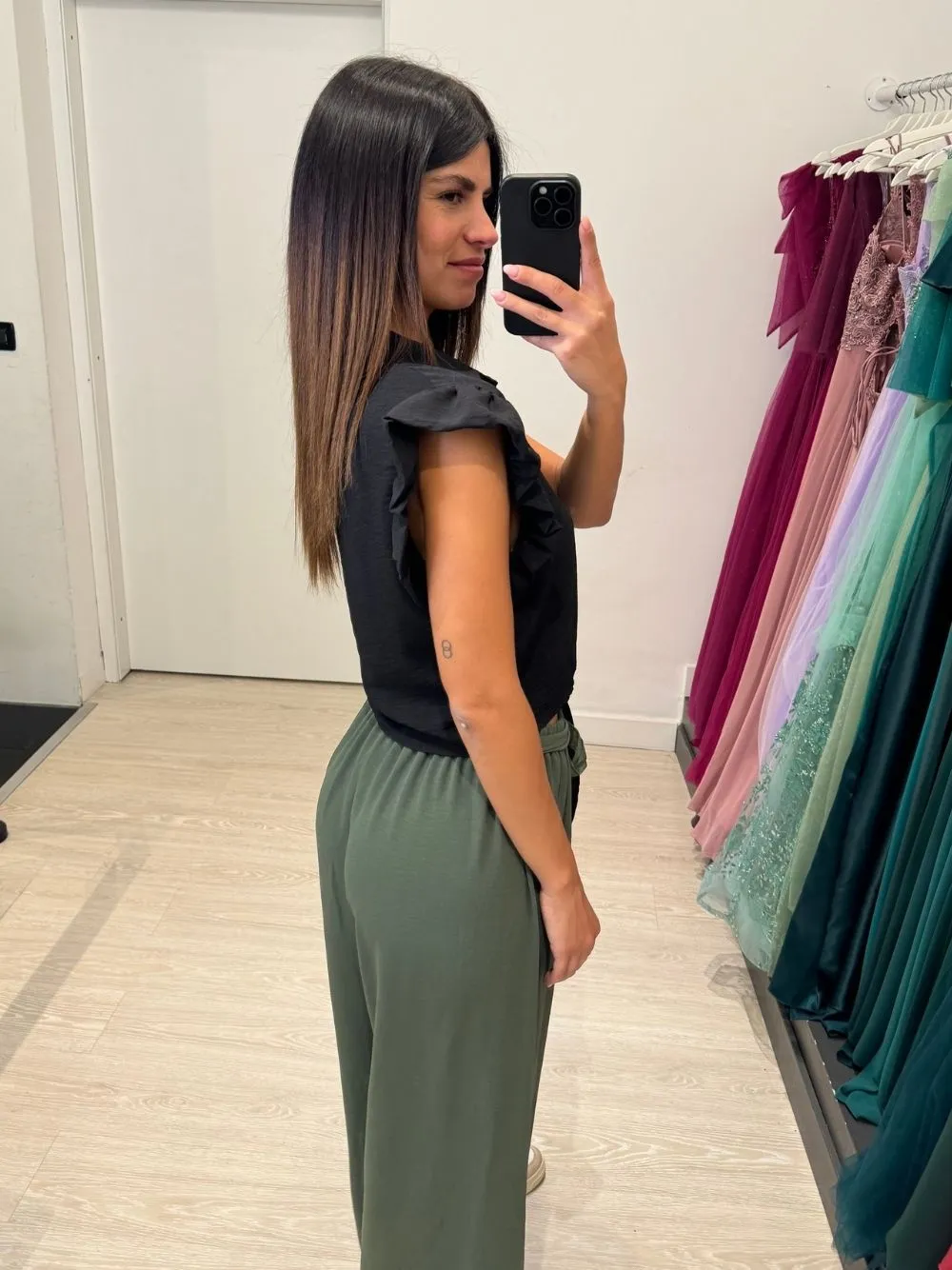 Camicia con manica volant e fiocco