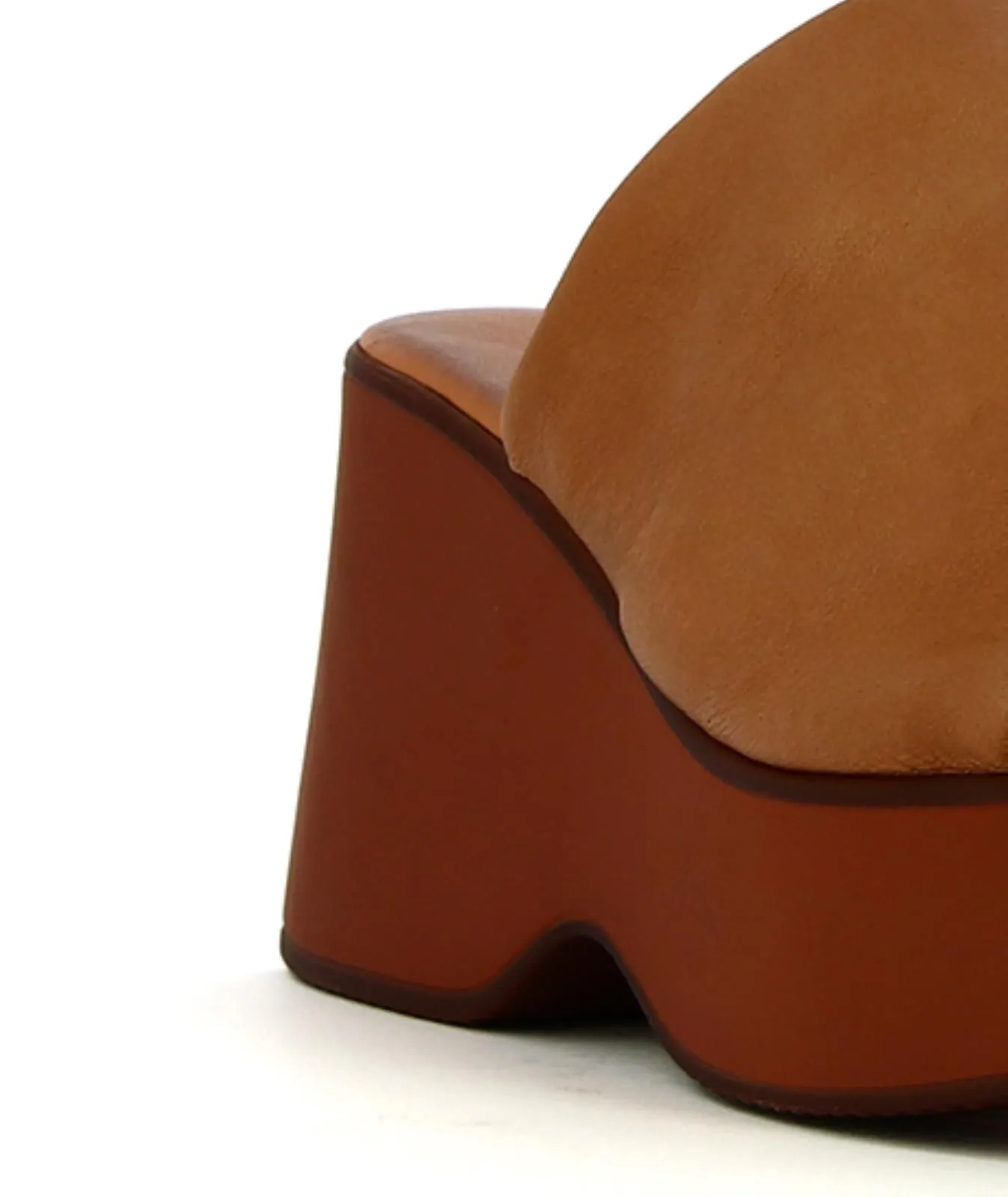 Ciabatte marroni in pelle con maxi zeppa