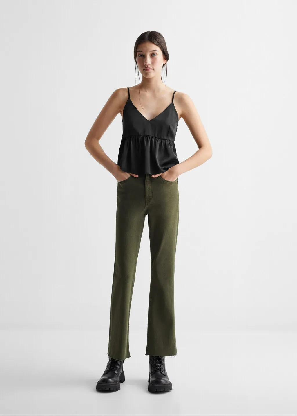 Crop top con volant