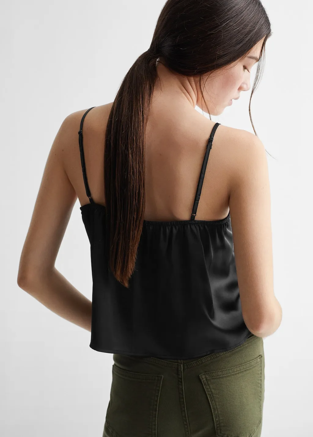 Crop top con volant