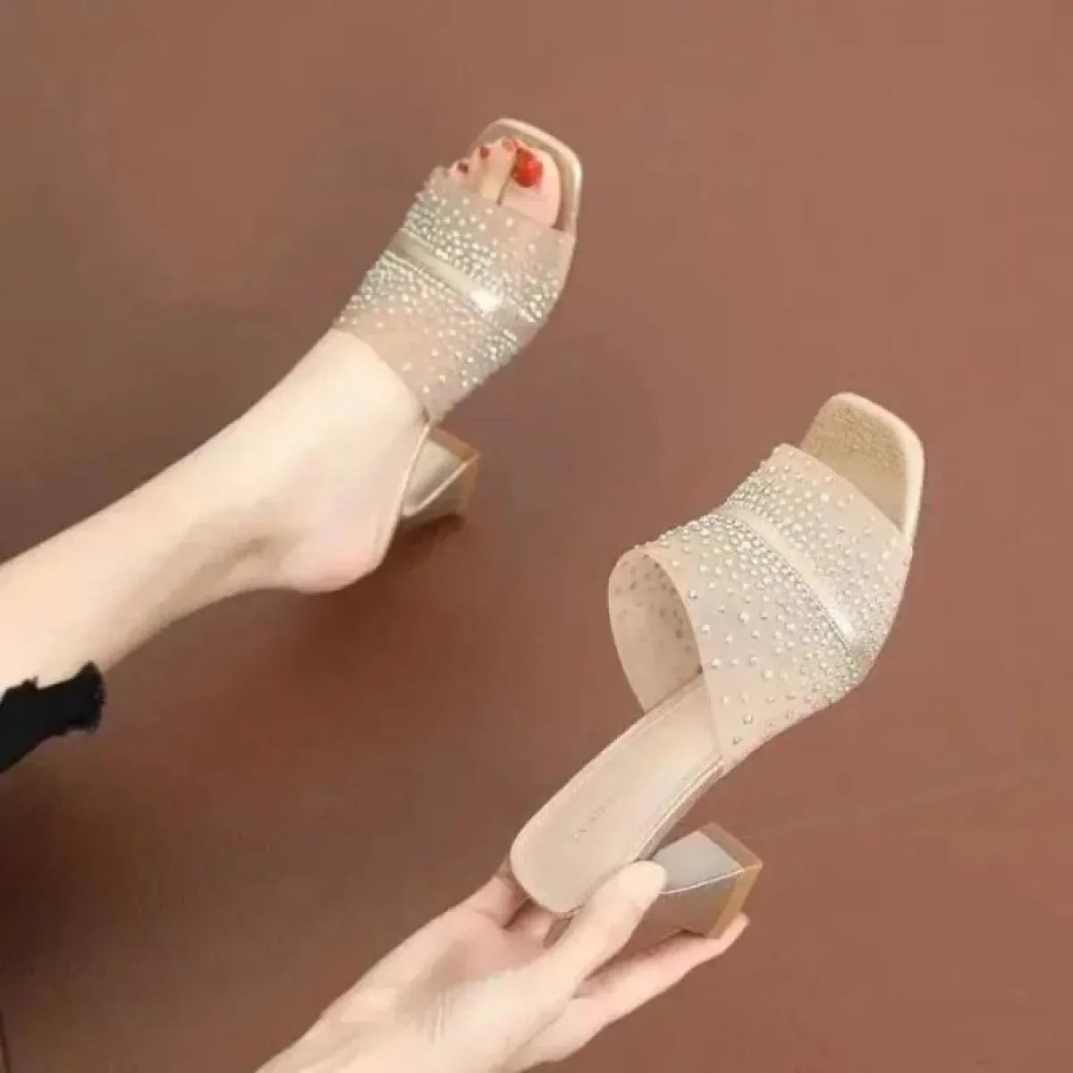 Scarpe con tacco alto da donna in maglia di diamanti Moda all'aperto Pantofole con tacco spesso femminile 2024 Scarpe da sposa e
