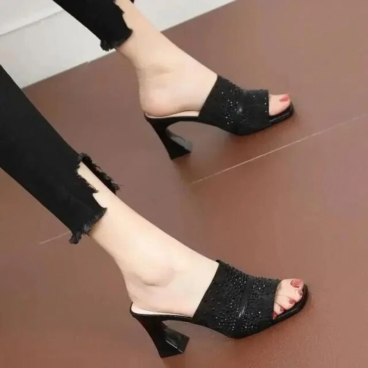 Scarpe con tacco alto da donna in maglia di diamanti Moda all'aperto Pantofole con tacco spesso femminile 2024 Scarpe da sposa e